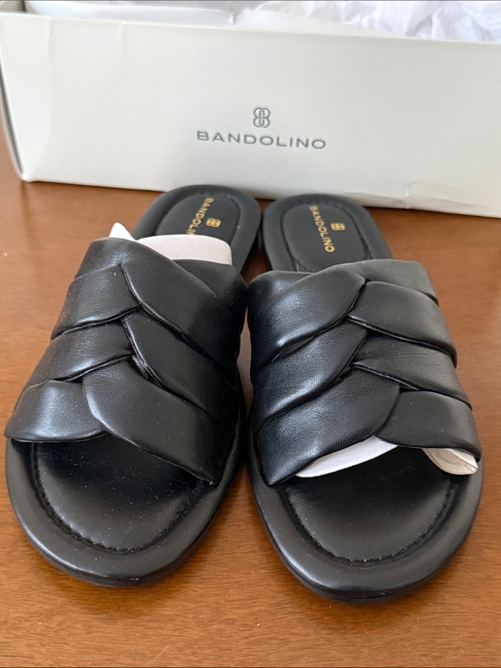 Bandolino VITAN3 slides with braided leather-look straps. 8.5 M